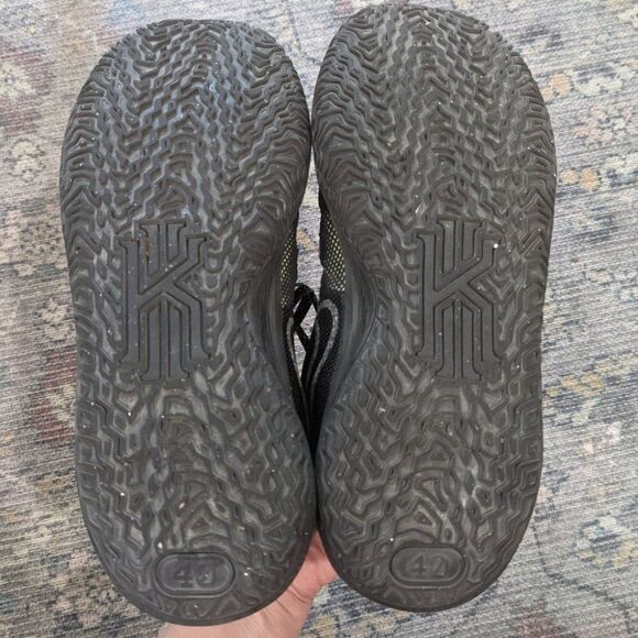 NIKE | Youth Kyrie 7 Basketball Shoe - Picture 8 of 8